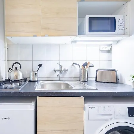 Easy Parking - - Ac *