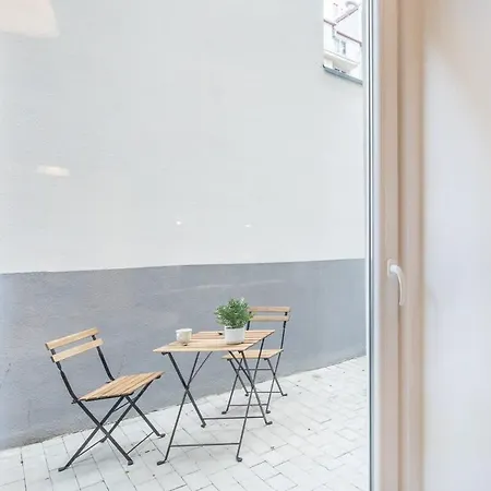 Easy Parking - - Ac *